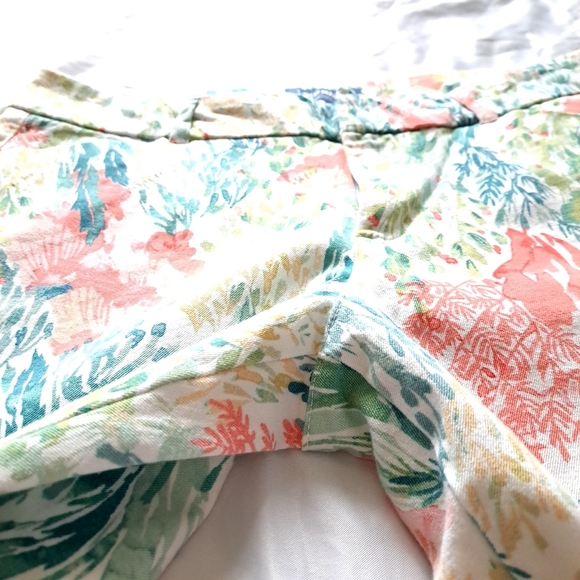 Old Navy | Colorful white pixie mid rise women's pant - Picture 6 of 12